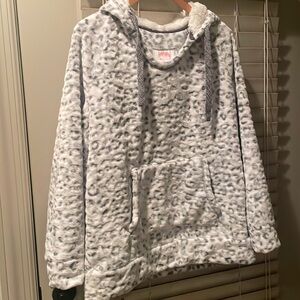 Like new cozy plush pullover